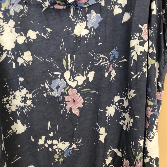 Banana Republic floral tank with ruffle neckline - Picture 3 of 7